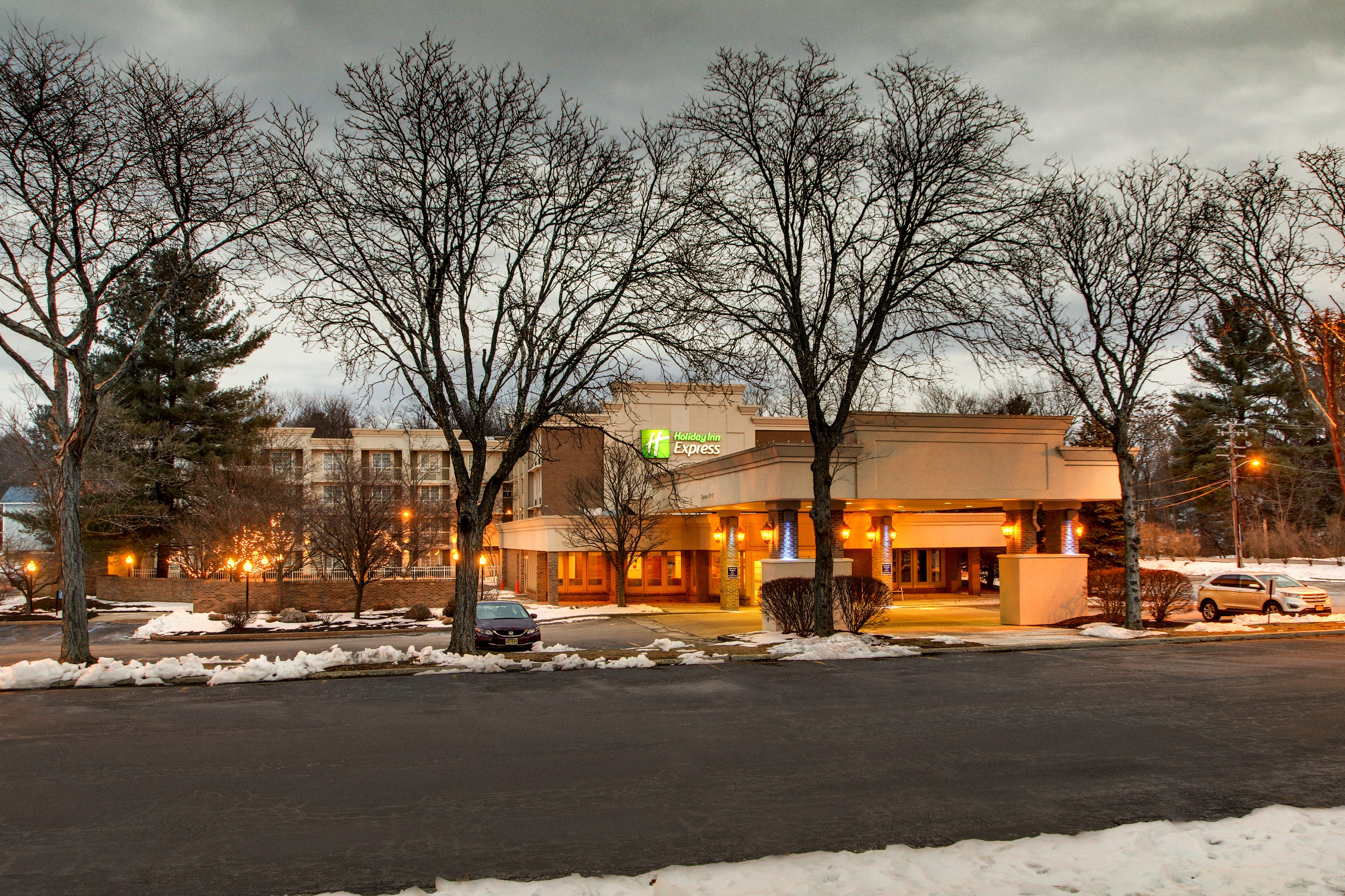 Holiday Inn Express Poughkeepsie, An Ihg Hotel Exterior photo